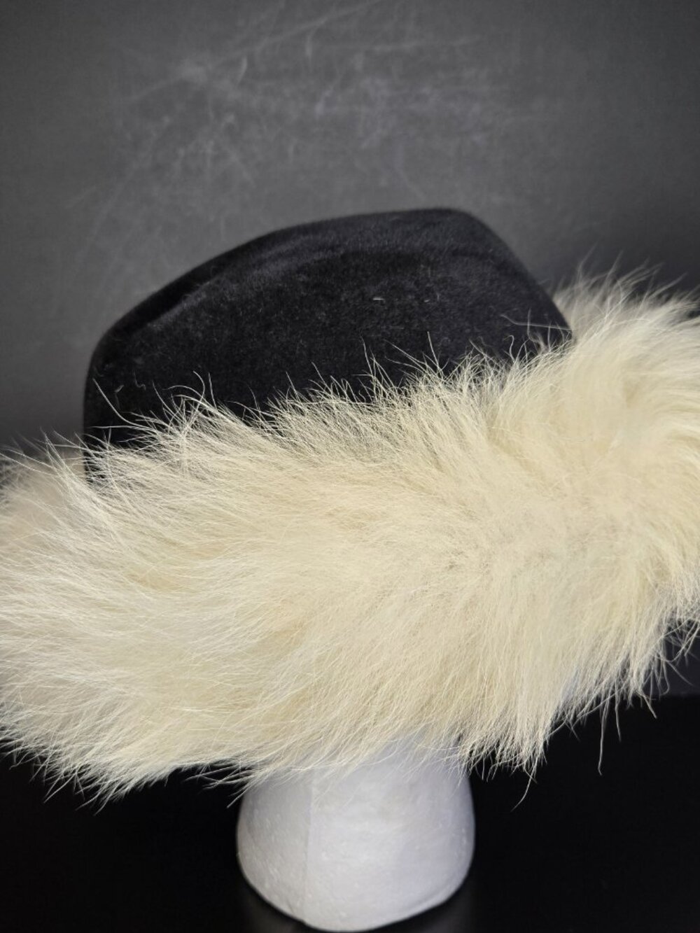 VNTG 60's/70s~Adolfo II Fur/Black Hat~New York/Paris Italy